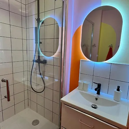 La Retro-capsule - 2 & Parking דירה